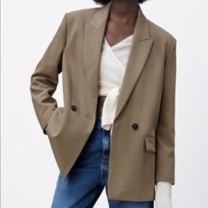 Oversized double breasted jacket from Zara in khaki. Size small